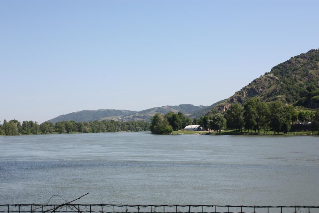 Camping Le Rhone Tournon-sur-Rhone Exteriör bild